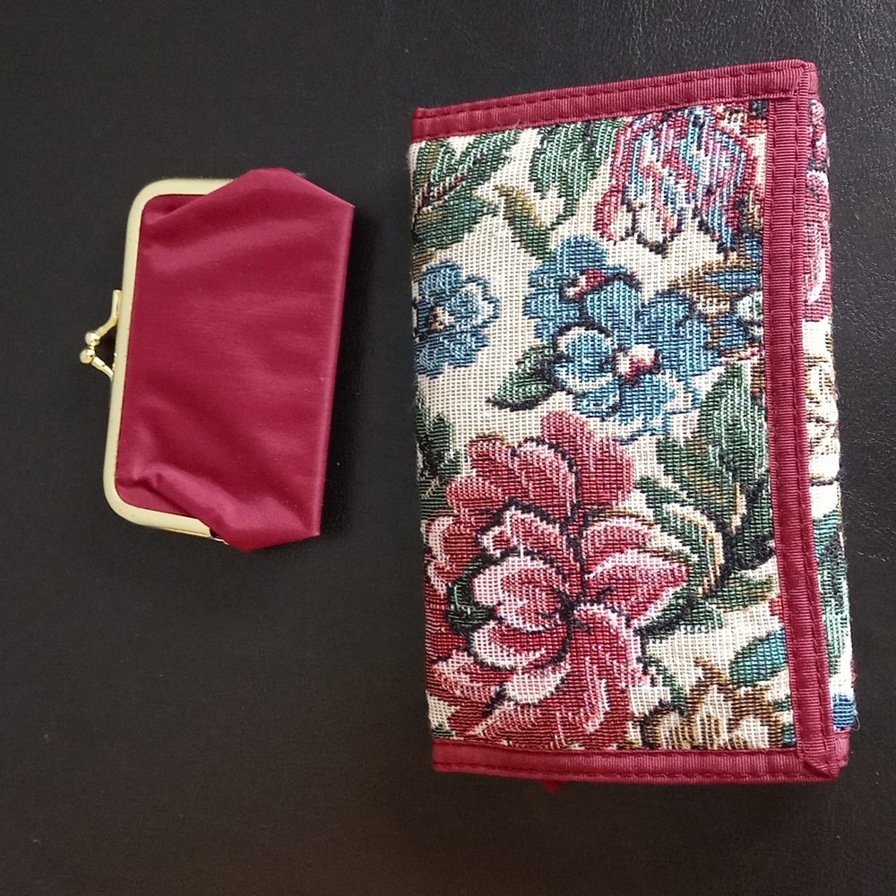 Vintage Floral Trifold Wallet with Coin purse and Key Chain